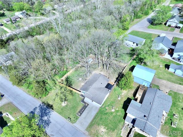919 N 7th Street, De Soto, MO 63020