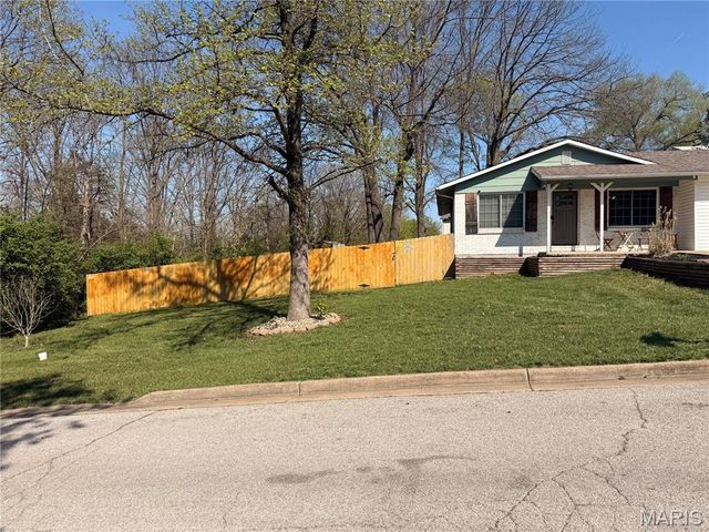 919 N 7th Street, De Soto, MO 63020