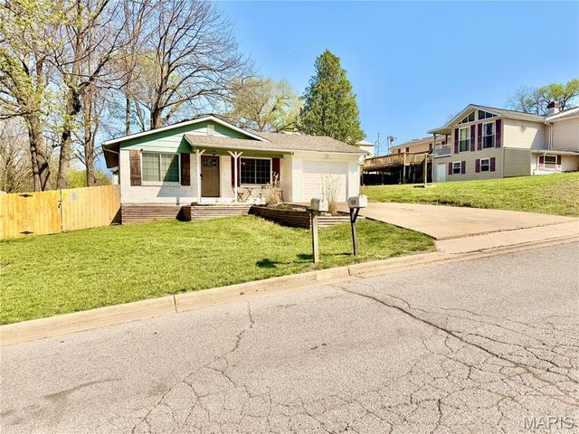 919 N 7th Street, De Soto, MO 63020