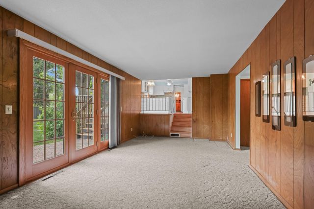 413 Rice Creek Boulevard NE, Fridley, MN 55432
