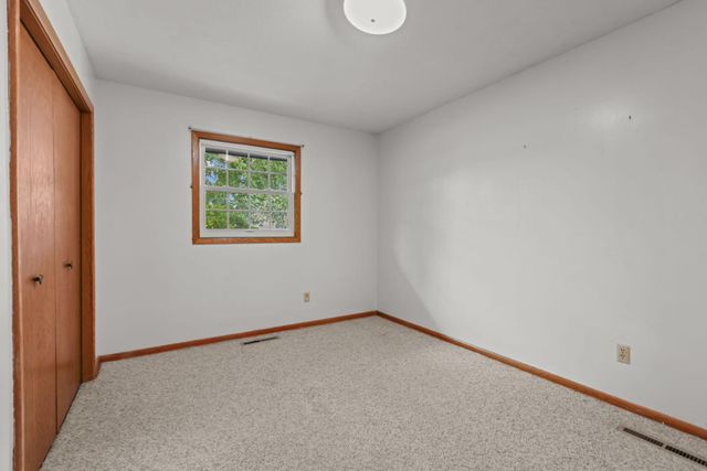 413 Rice Creek Boulevard NE, Fridley, MN 55432