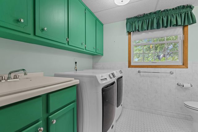 413 Rice Creek Boulevard NE, Fridley, MN 55432