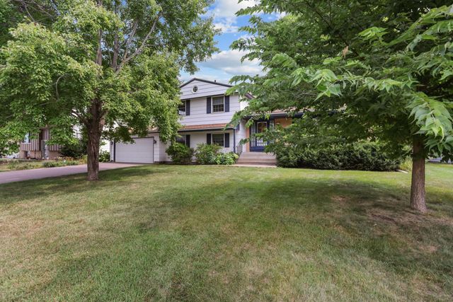 413 Rice Creek Boulevard NE, Fridley, MN 55432