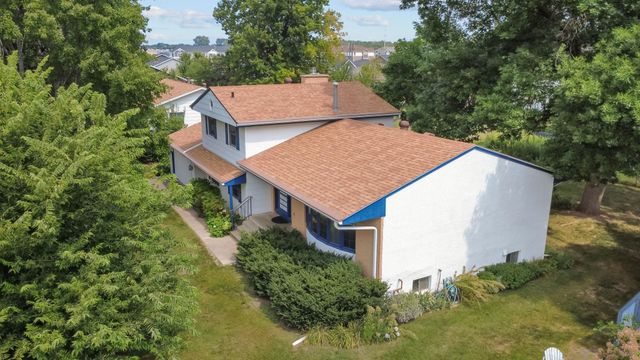 413 Rice Creek Boulevard NE, Fridley, MN 55432