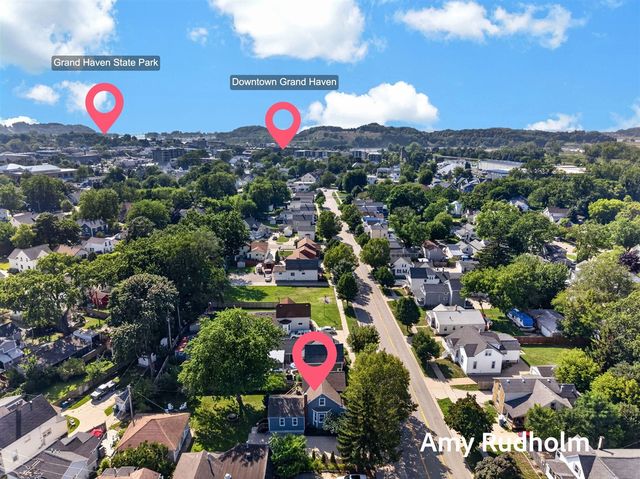 532 Jackson Avenue, Grand Haven, MI 49417