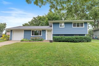321 Desmond Drive, Schaumburg, IL 60193