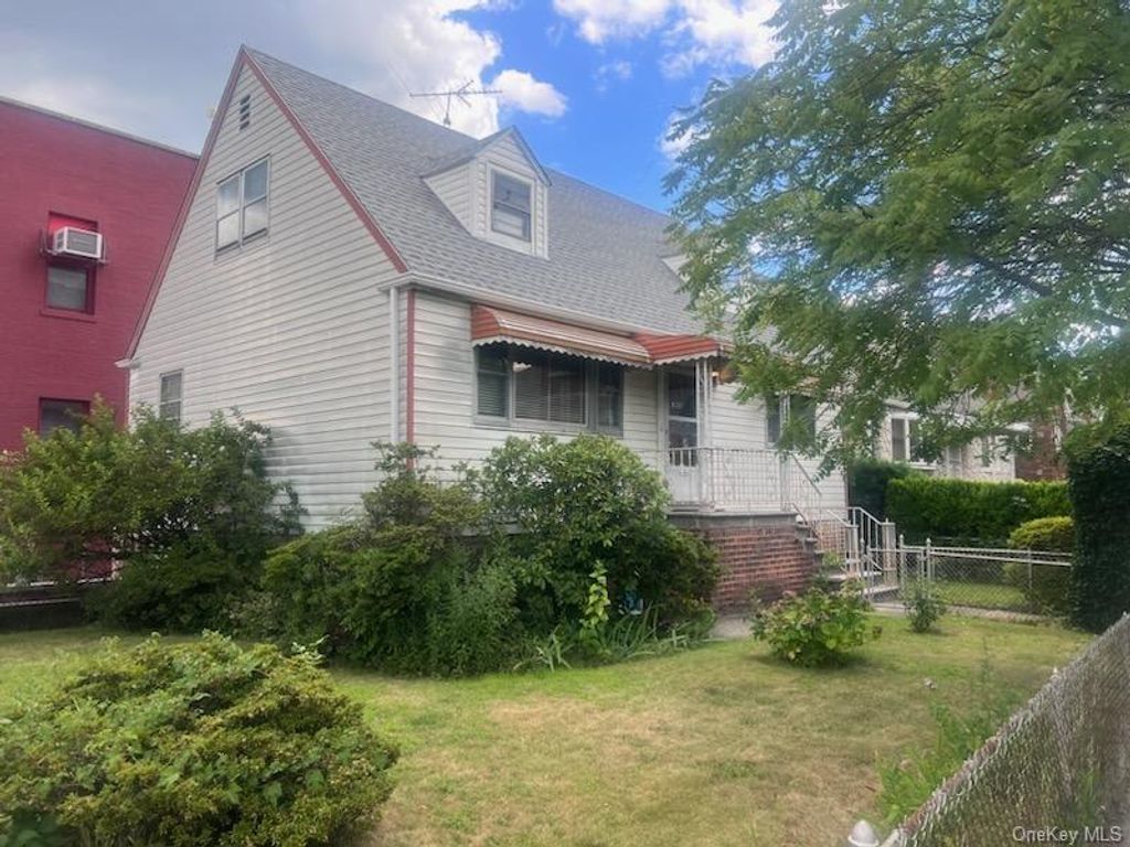 2228 Fenton Avenue, Bronx, NY 10469