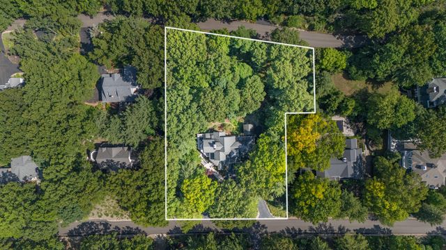 3003 Dunes Valley Path, Stevensville, MI 49127
