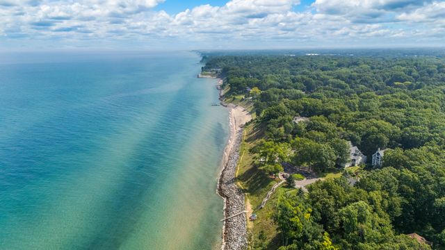 3003 Dunes Valley Path, Stevensville, MI 49127