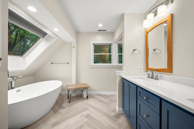 3003 Dunes Valley Path, Stevensville, MI 49127