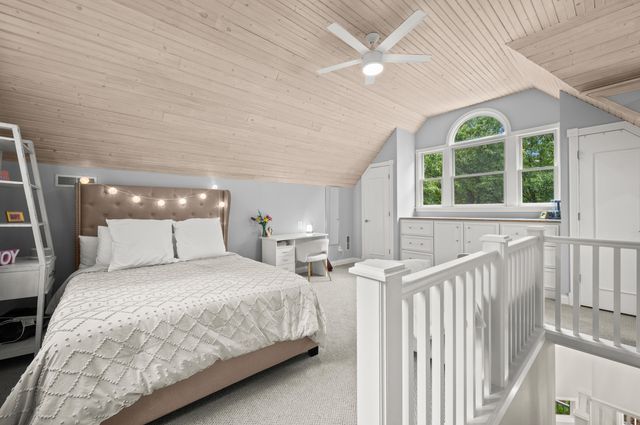 3003 Dunes Valley Path, Stevensville, MI 49127