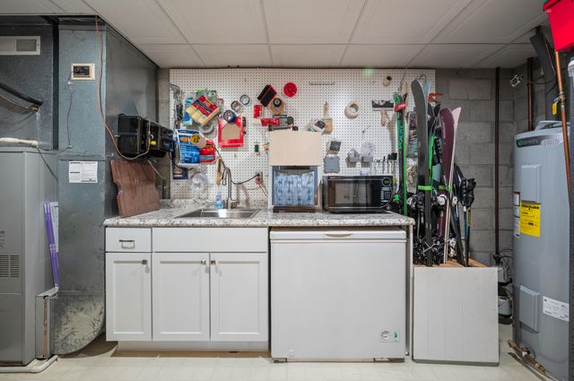 3003 Dunes Valley Path, Stevensville, MI 49127