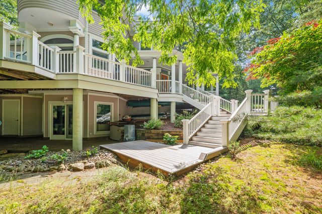 3003 Dunes Valley Path, Stevensville, MI 49127