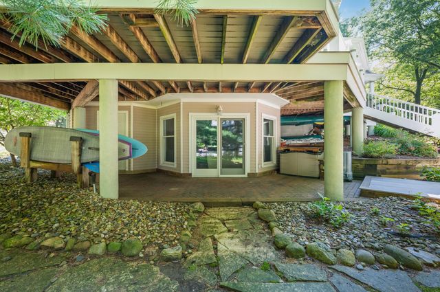 3003 Dunes Valley Path, Stevensville, MI 49127