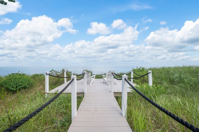 3003 Dunes Valley Path, Stevensville, MI 49127