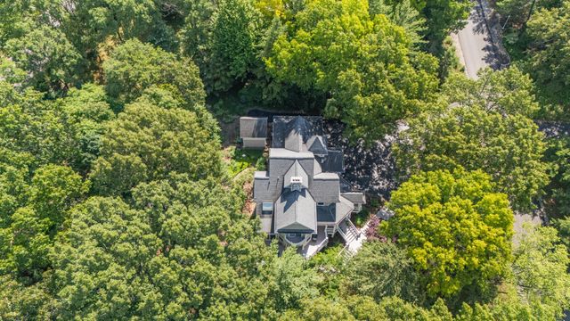 3003 Dunes Valley Path, Stevensville, MI 49127