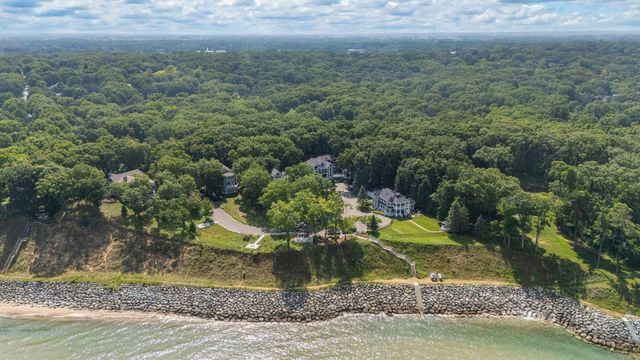 3003 Dunes Valley Path, Stevensville, MI 49127
