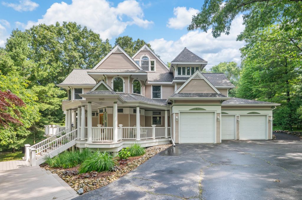 3003 Dunes Valley Path, Stevensville, MI 49127