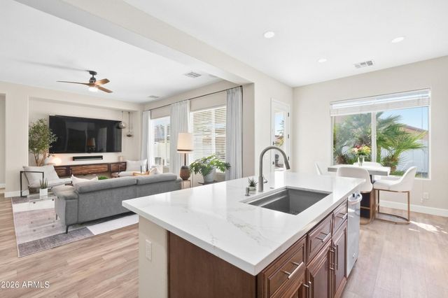 6932 S BLACK HILLS Way, Chandler, AZ 85249