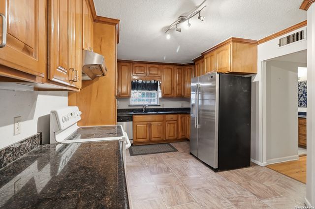 407 MONTPELIER DR, San Antonio, TX 78228