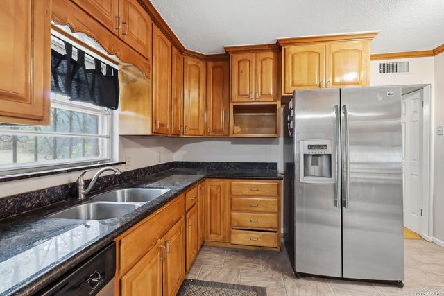 407 MONTPELIER DR, San Antonio, TX 78228