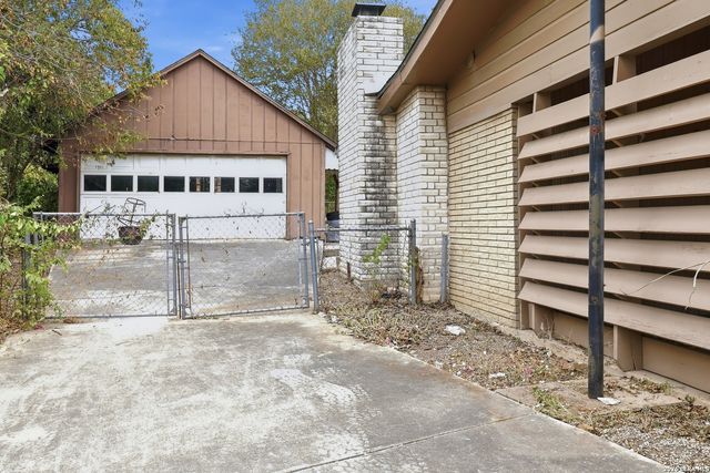 407 MONTPELIER DR, San Antonio, TX 78228