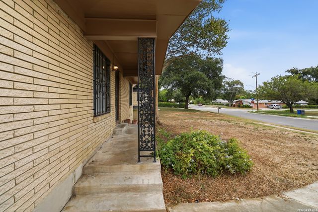 407 MONTPELIER DR, San Antonio, TX 78228