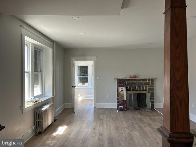 825 JERSEY AVE, Gloucester City, NJ 08030