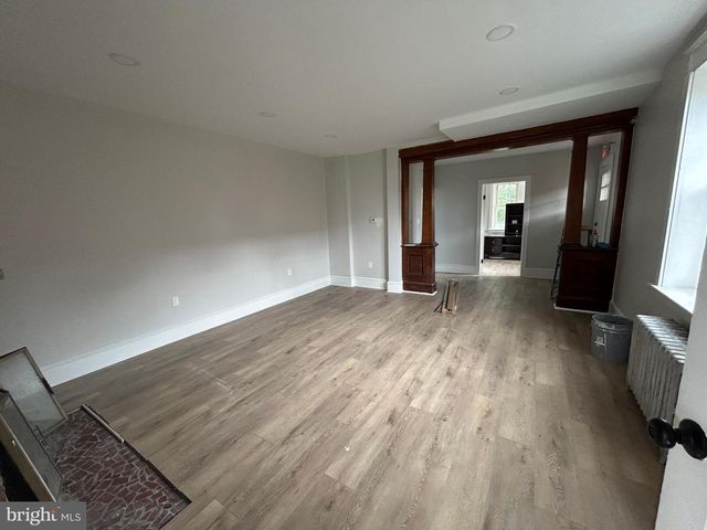 825 JERSEY AVE, Gloucester City, NJ 08030