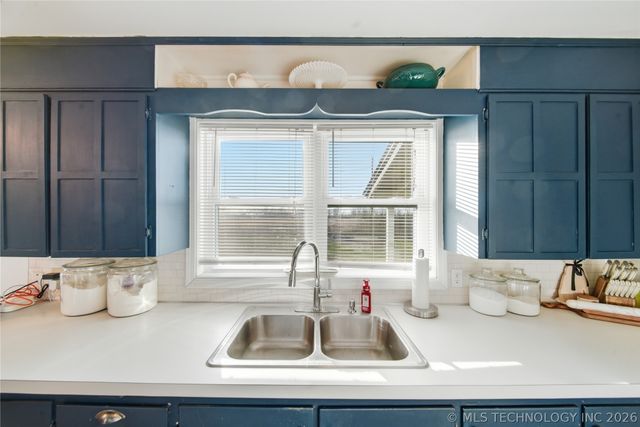 307 S Gray Pl Place, Chouteau, OK 74337