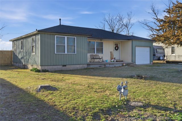 307 S Gray Pl Place, Chouteau, OK 74337