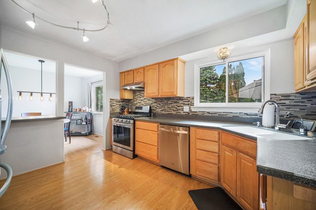 464 Springbrook Crescent, Saline, MI 48176