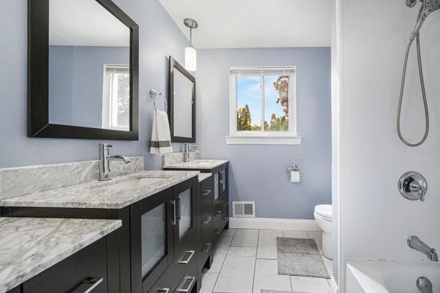 464 Springbrook Crescent, Saline, MI 48176