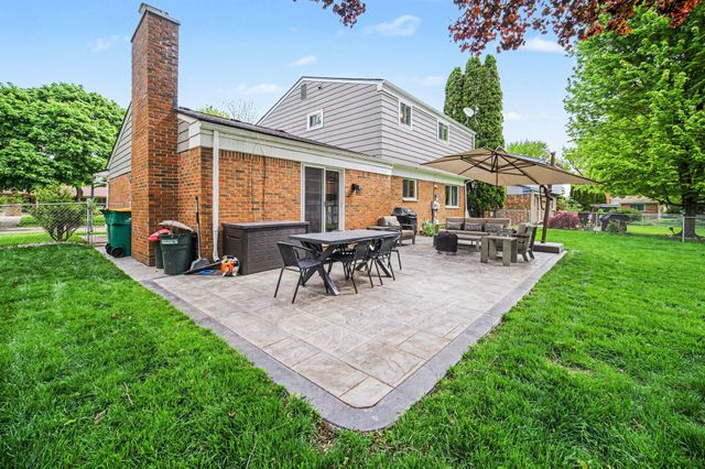 464 Springbrook Crescent, Saline, MI 48176