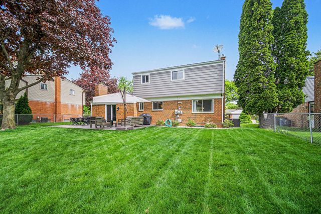 464 Springbrook Crescent, Saline, MI 48176