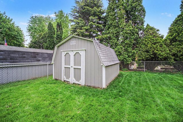 464 Springbrook Crescent, Saline, MI 48176