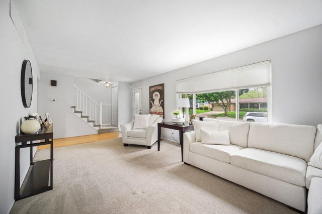 464 Springbrook Crescent, Saline, MI 48176