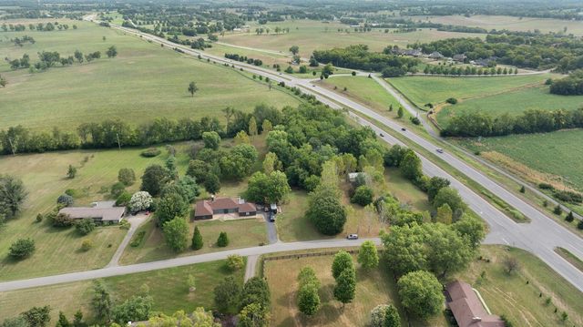 104 Barkley, Nicholasville, KY 40356