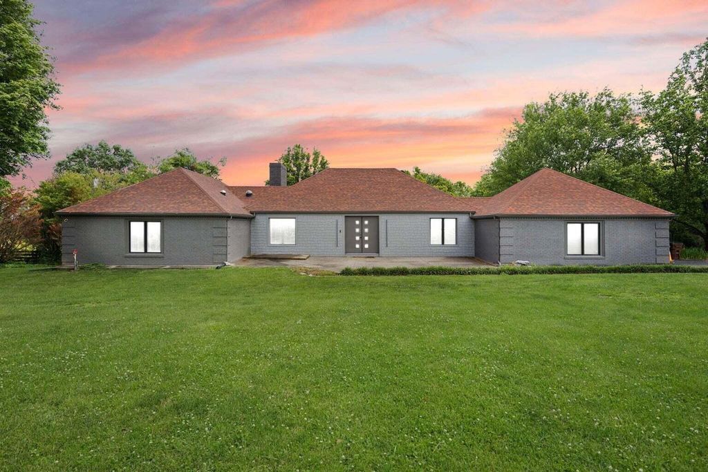 104 Barkley, Nicholasville, KY 40356