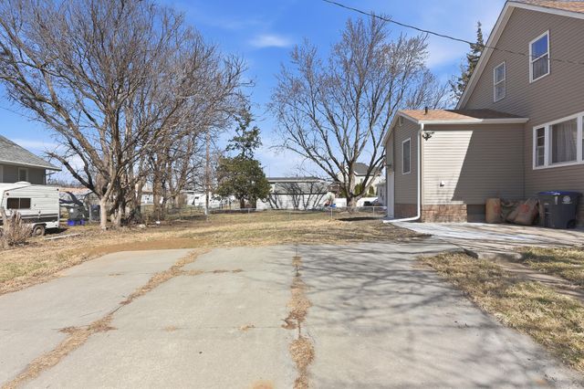 1620 S 9TH Street, Council Bluffs, IA 51501