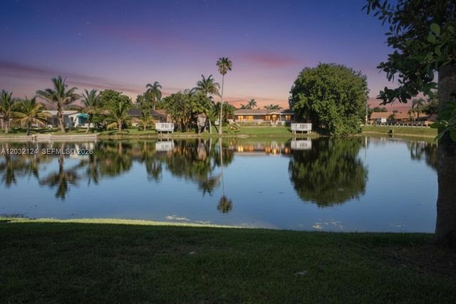 1701 NW 96th Terrace 1J, Pembroke Pines, FL 33024