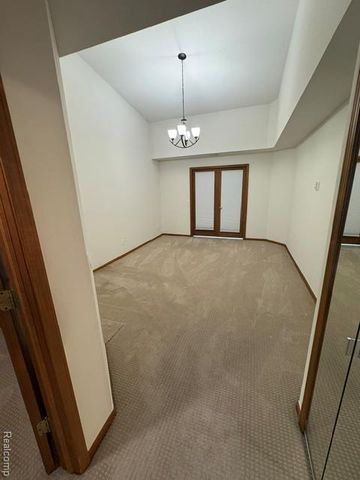 875 Greenview Court 62, Rochester Hills, MI 48307