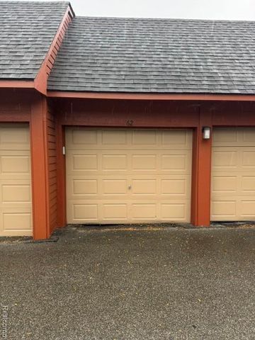 875 Greenview Court 62, Rochester Hills, MI 48307