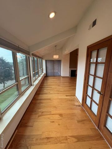875 Greenview Court 62, Rochester Hills, MI 48307