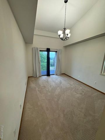 875 Greenview Court 62, Rochester Hills, MI 48307