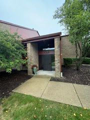 875 Greenview Court 62, Rochester Hills, MI 48307