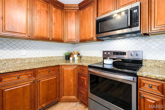 5639 Chalet Manor Court, Oakville, MO 63129