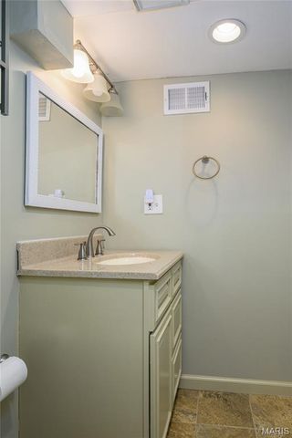 5639 Chalet Manor Court, Oakville, MO 63129
