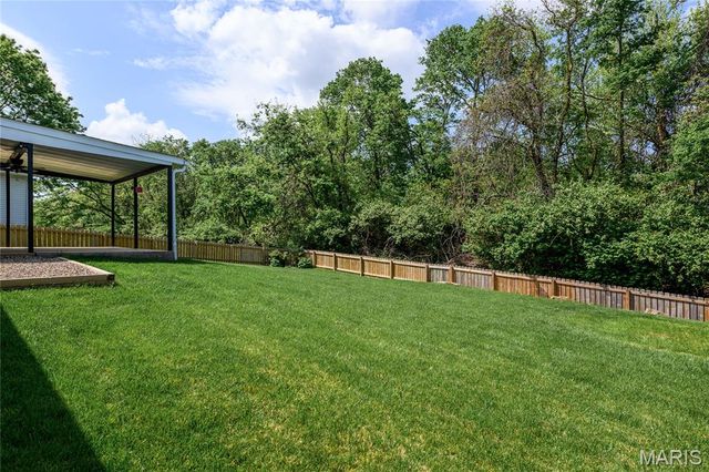 5639 Chalet Manor Court, Oakville, MO 63129