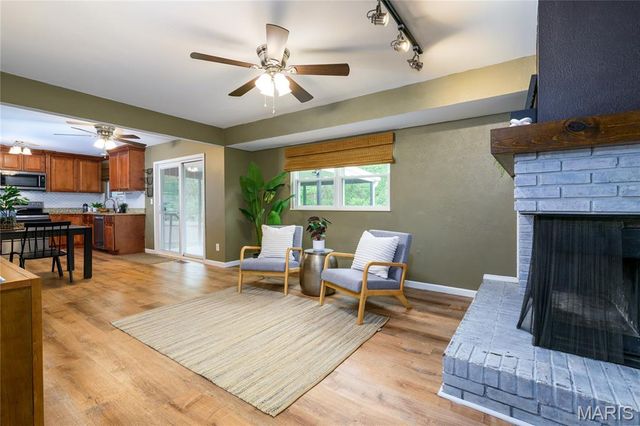 5639 Chalet Manor Court, Oakville, MO 63129